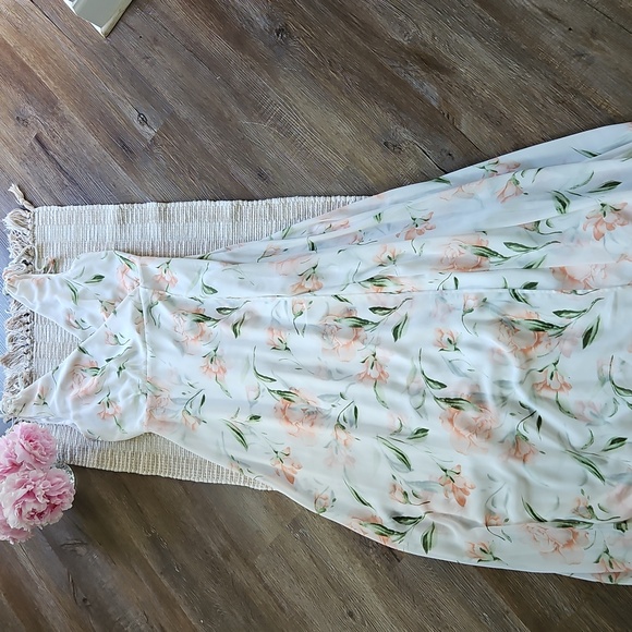 Lulus White Floral Maxi Size L - Picture 2 of 8